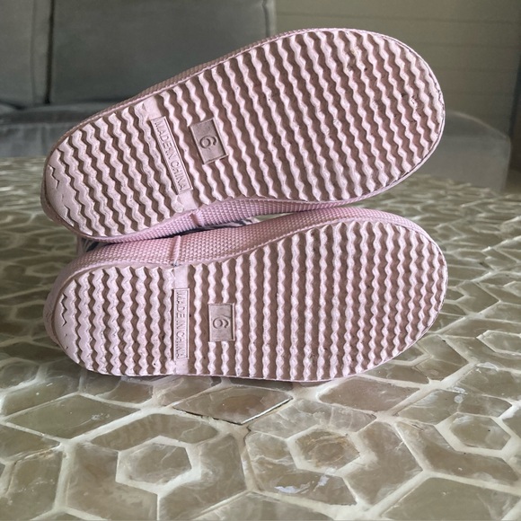 Hunter Original Kids First Classic Leopard Rain Boot (7) - Picture 7 of 10